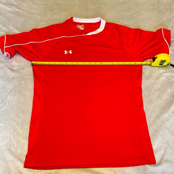 BNWT UNDER ARMOUR SOCCER JERSEY WOMENS M - Picture 1 of 7